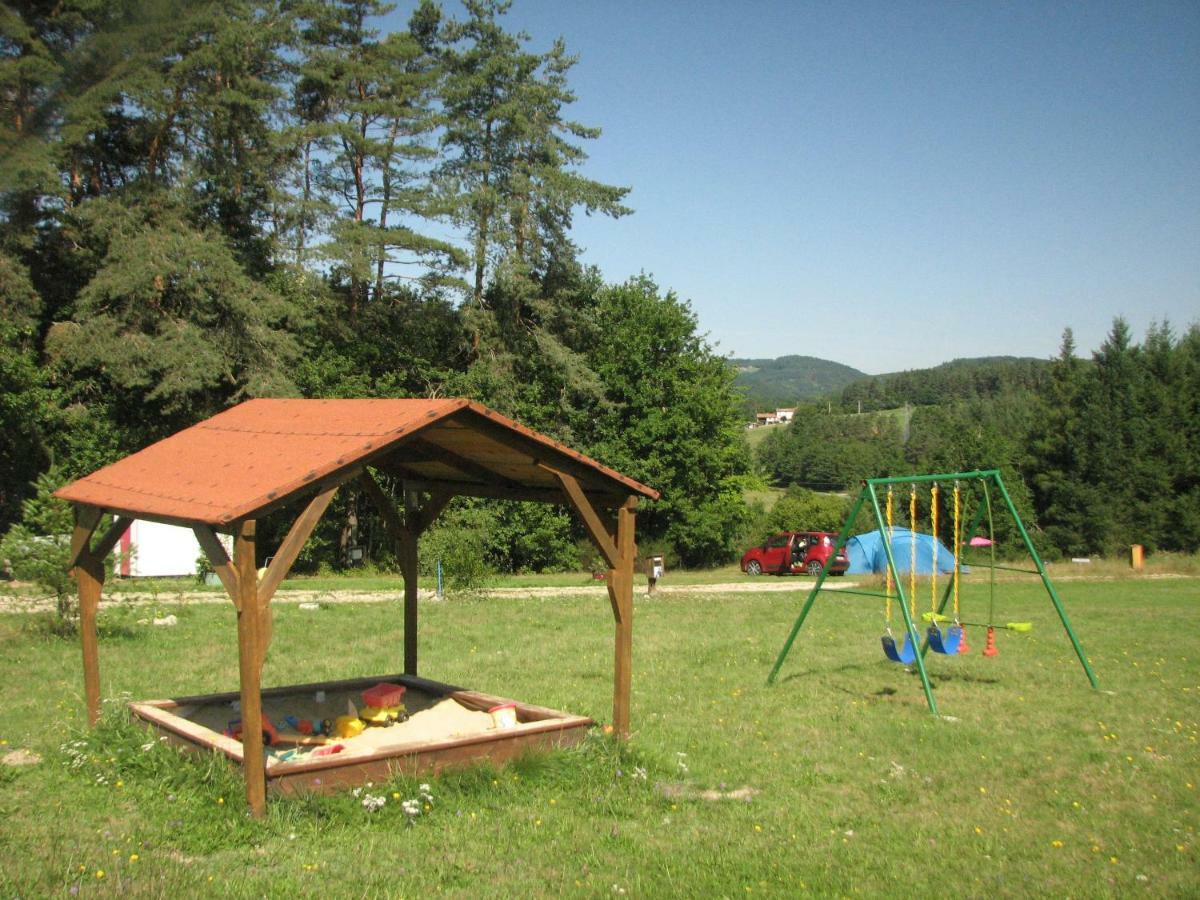Camping La Vallee Verte 昂贝尔 外观 照片